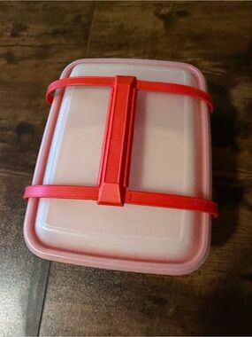 Vintage Tupperware Lunchbox -